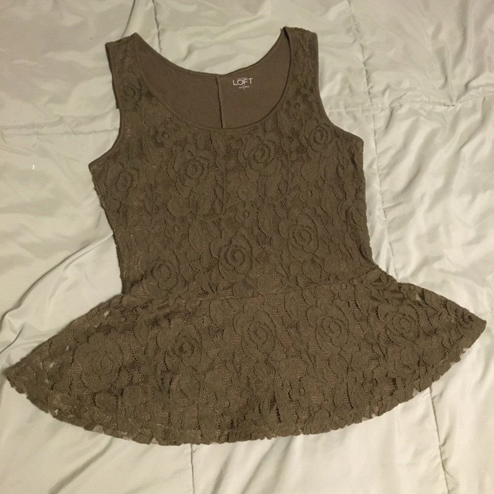 Beautiful Lacey Ann Taylor Loft top size M